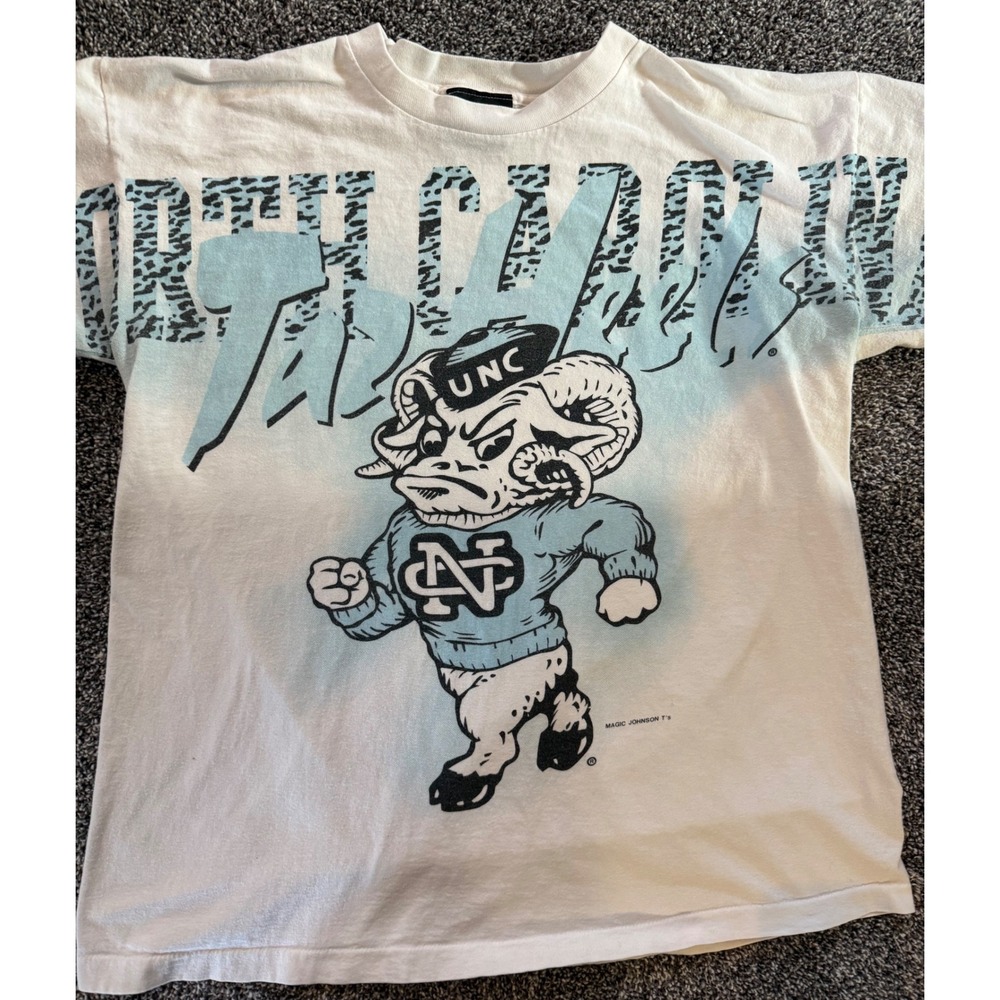 Vintage Magic Johnson Ts North Carolina Tar Heels UNC Rameses Graphic T-Shirt L